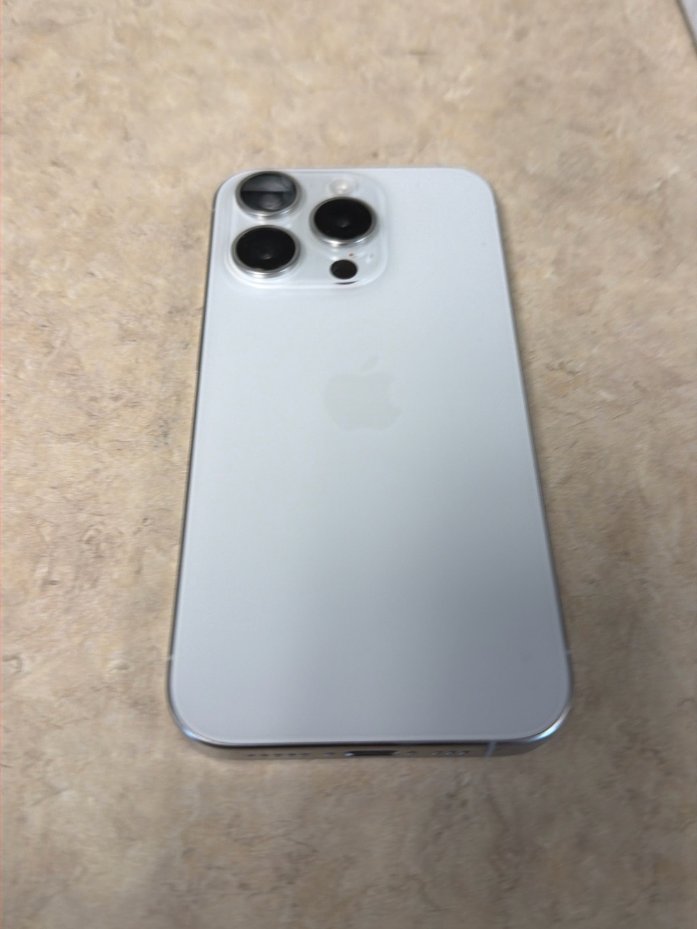 Apple iPhone 11  pro  in White with Silver Trim